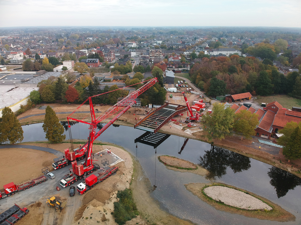 Teleskop Mobilkran Hebearbeiten Podiumbrücke Bocholt