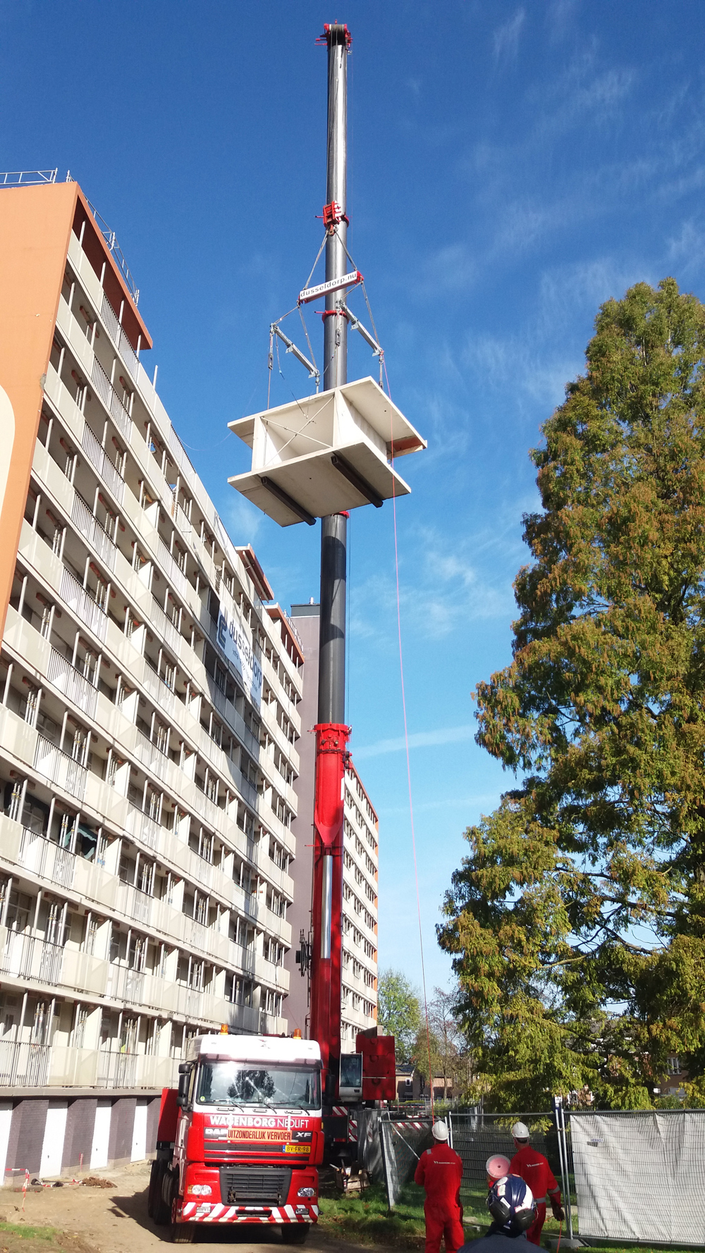 Hebearbeiten mit Teleskop Mobilkran