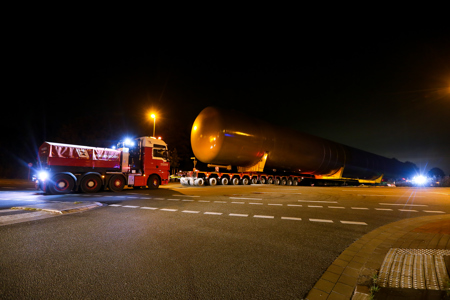 Riesige Gasspeicher nach Krefeld