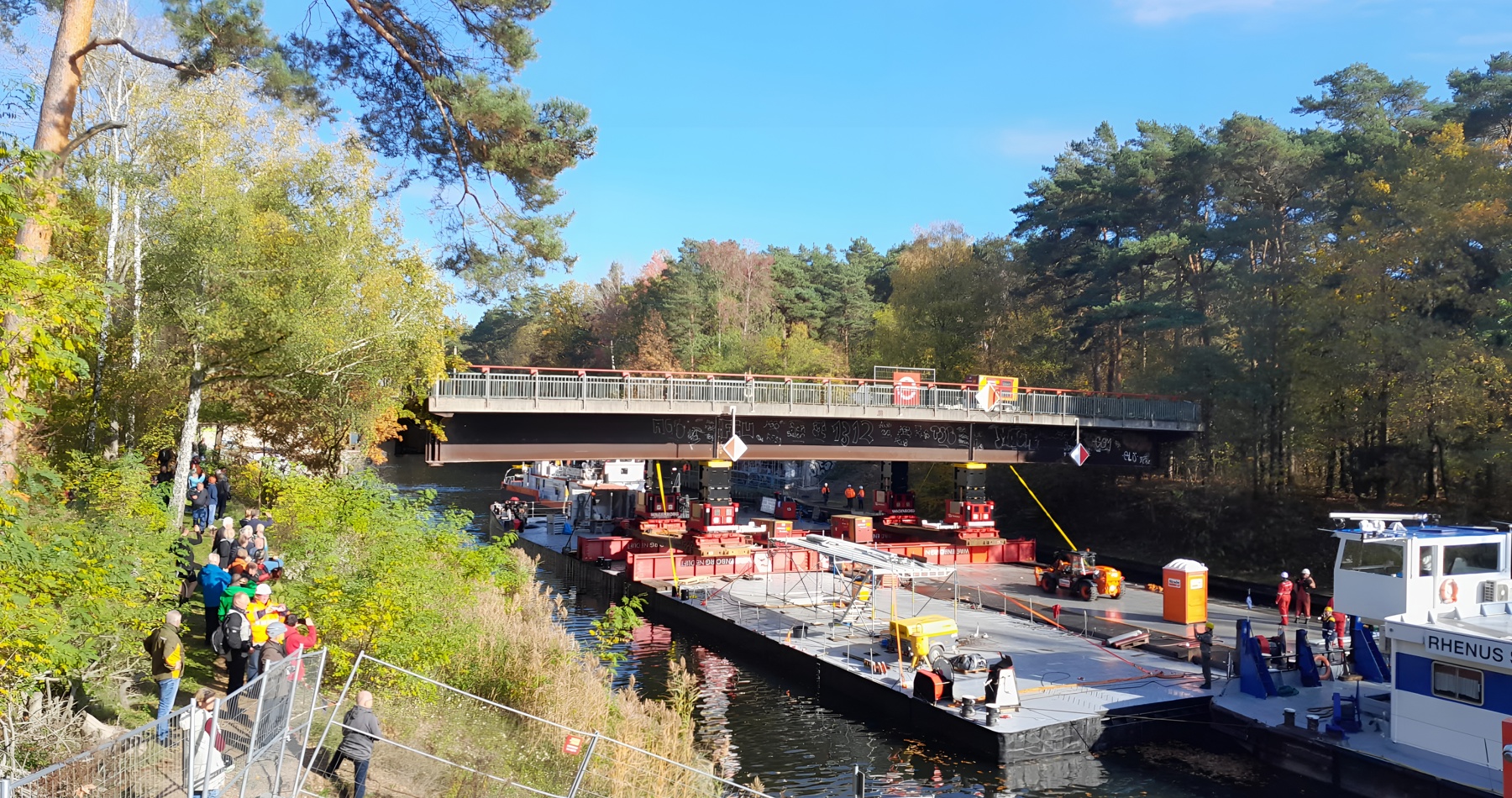 Außergewöhnliche Brückenverlegung in Berlin