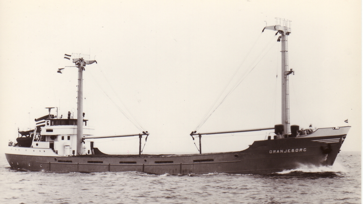 In 1968, the timber package trade makes its entry. Existing vessels are modified for the new loading method, such as ‘Markborg’, ‘Oranjeborg’, ‘Prinsenborg’ and ‘Nassauborg’.